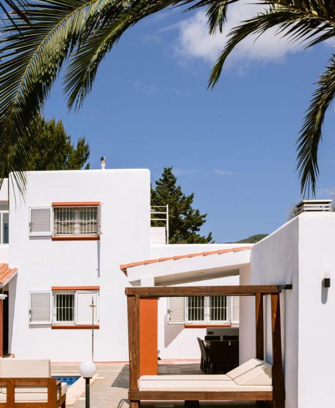 Villa Km2 Lovely Villa Located Just Outside Of Sa Carroca A 5 Minute Drive From Playa Den Bossa San José Extérieur photo