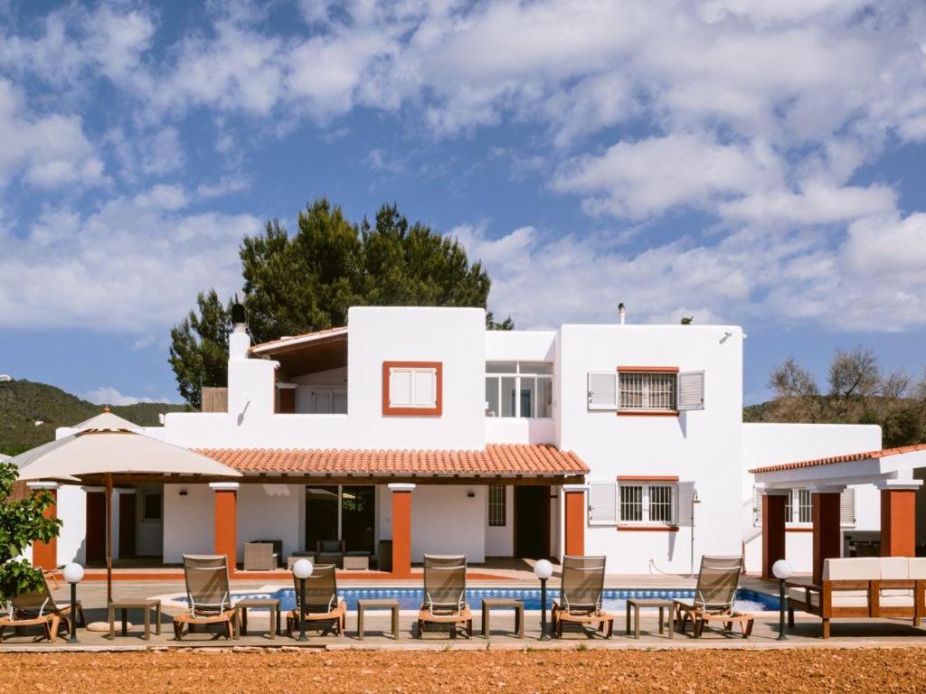 Villa Km2 Lovely Villa Located Just Outside Of Sa Carroca A 5 Minute Drive From Playa Den Bossa San José Extérieur photo
