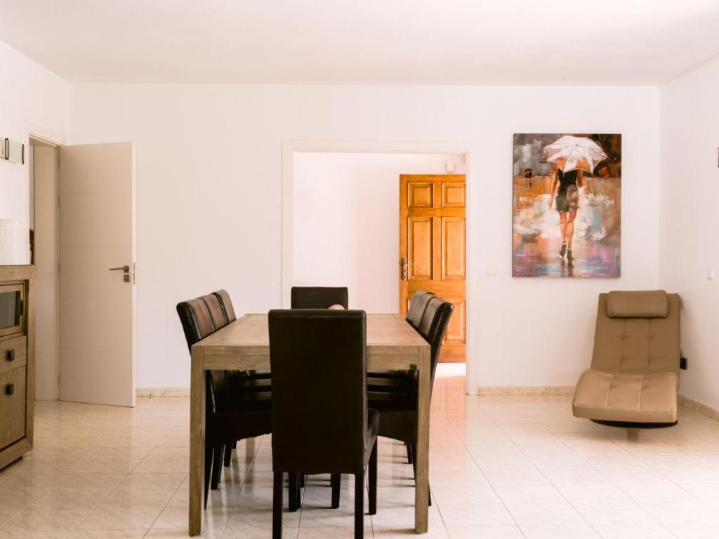 Villa Km2 Lovely Villa Located Just Outside Of Sa Carroca A 5 Minute Drive From Playa Den Bossa San José Extérieur photo