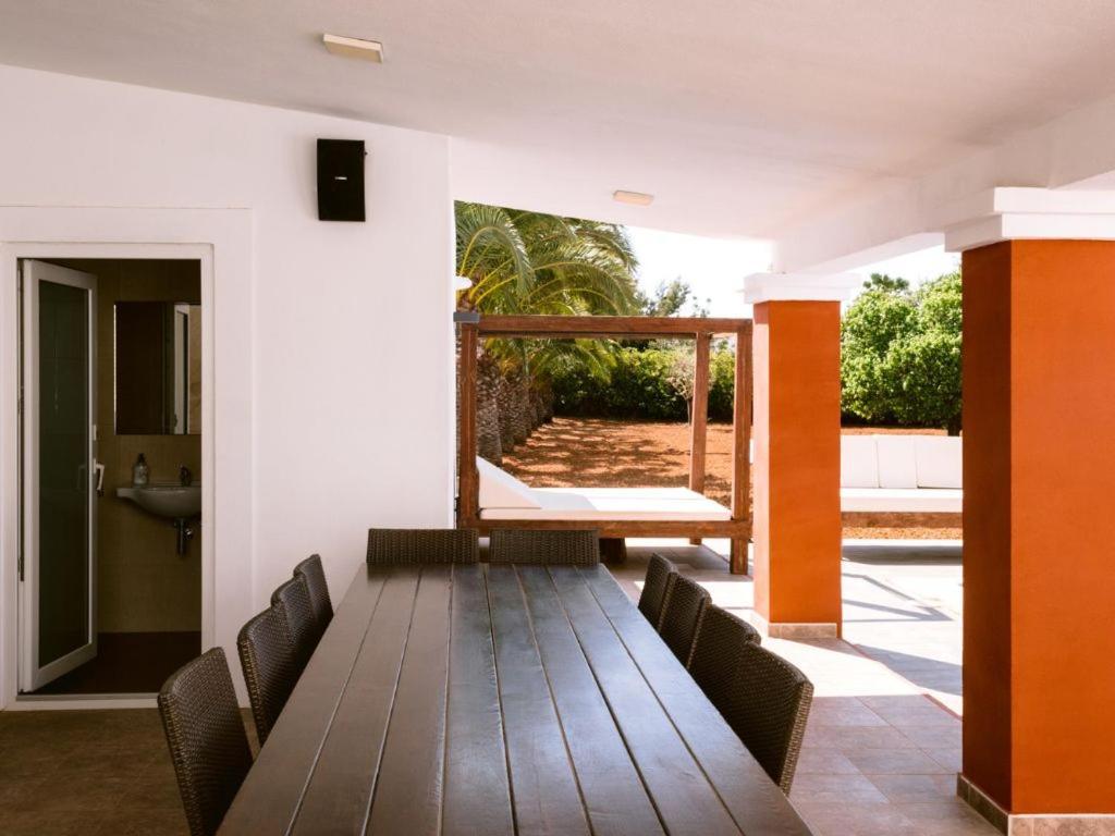 Villa Km2 Lovely Villa Located Just Outside Of Sa Carroca A 5 Minute Drive From Playa Den Bossa San José Extérieur photo